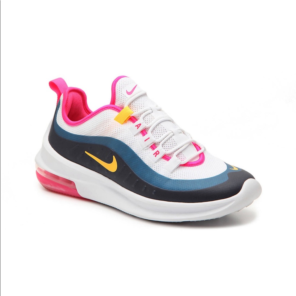 Air Max Axis Sneaker